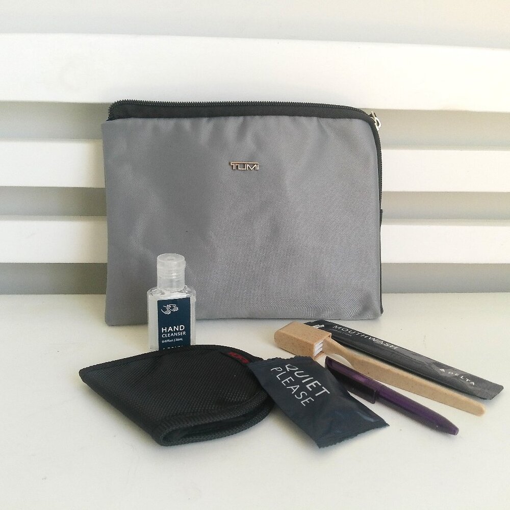 NEW TUMI DELTA AIRLINE BUSINESS CLASS AMENITY KITS 7PCS